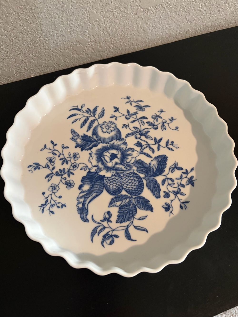 Fine China Royal Worcester Rhapsody Cream Scalloped Decorative Plate